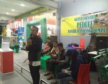 Program documentation with participants